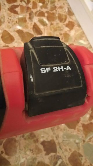 Taladro Hilti SF 2H-A con batería y cargador