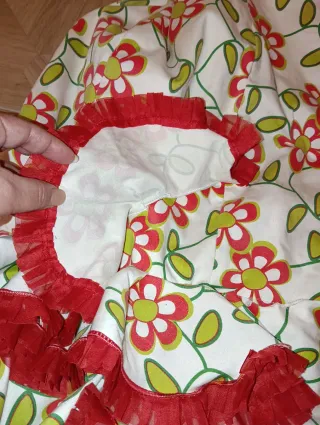 Falda flamenca con volantes y flores