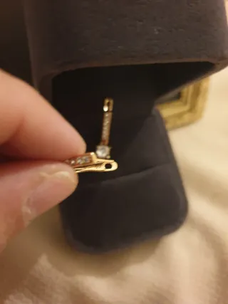 Pendientes chapados en oro con circonitas