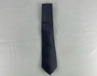 Corbata gris oscuro + gemelos a juego con estuche