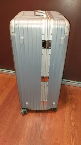 Maleta grande plateada