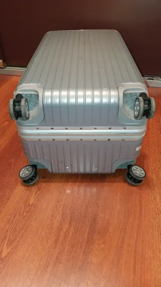 Maleta grande plateada