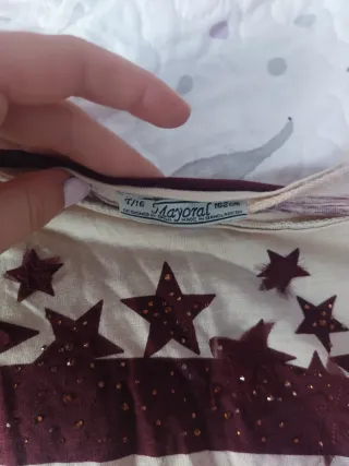 Camiseta de manga larga con estrellas