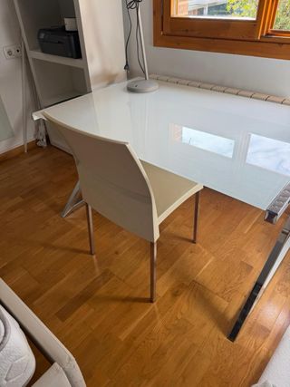 Silla Beige Cuero y Metal