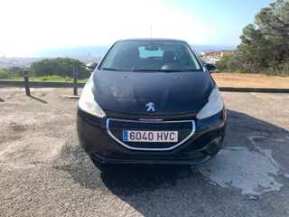 Peugeot 208 2014 1.2 VTI Access 3p 140.000 KM