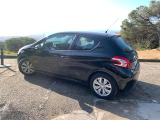 Peugeot 208 2014 1.2 VTI Access 3p 140.000 KM
