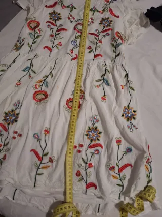 Vestido blanco bordado flores