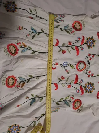 Vestido blanco bordado flores