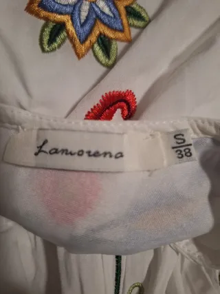 Vestido blanco bordado flores