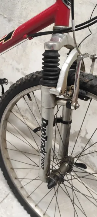 Bicicleta MTB BH Roja