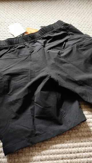 Pantalones cortos negros trecking  mujer nuevo eti
