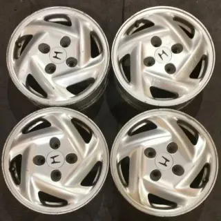 HONDA RADIO 15 4 TORNILLOS JUEGO DE LLANTAS