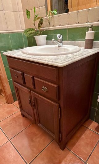 Mueble de baño madera y mármol