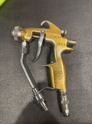 Pistola Kremlin MVX 2 mano