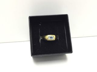 anillo oro 18k con piedra con circonita