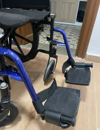 Silla de ruedas plegable autopropulsable