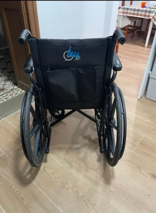 Silla de ruedas plegable autopropulsable