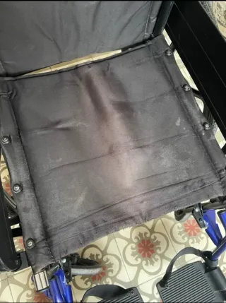 Silla de ruedas plegable autopropulsable