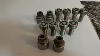 Se vende tornillos antirrobo VW GOLF MK7 AUDI