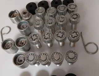 Se vende tornillos antirrobo VW GOLF MK7 AUDI