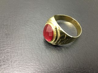 sello oro 18k con piedra con circonita