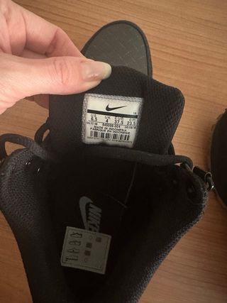 Zapatillas Nike Negras de mujer tipo bota