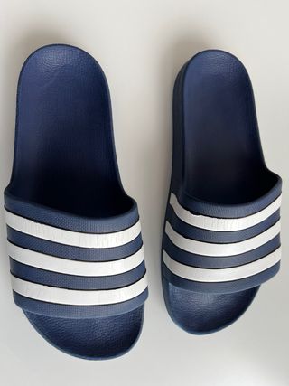 Chanclas Adidas Azul y Blanco