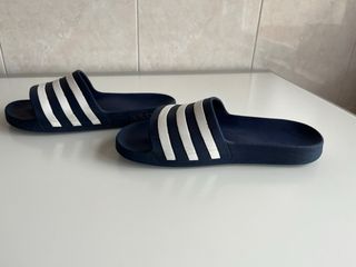Chanclas Adidas Azul y Blanco