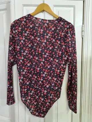 Body floral estilo primaveral nuevo