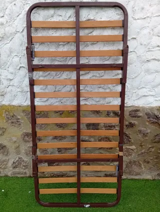 2 Somieres metálicos con lamas de madera