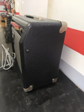 Altavoz Fender Negro