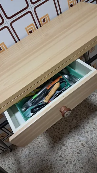 Mesa libro vintage con cajón para la cocina