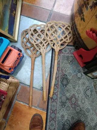 Sacudidor de alfombras de ratán