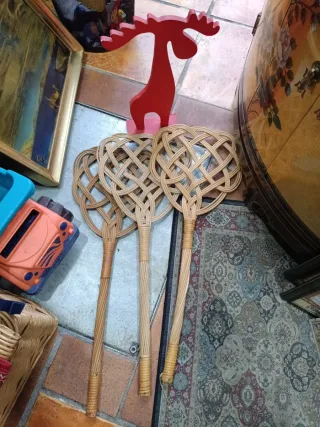 Sacudidor de alfombras de ratán