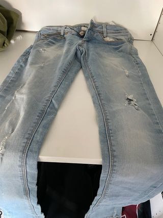 Pack vaqueros talla S-M precio 7€ por vaquero