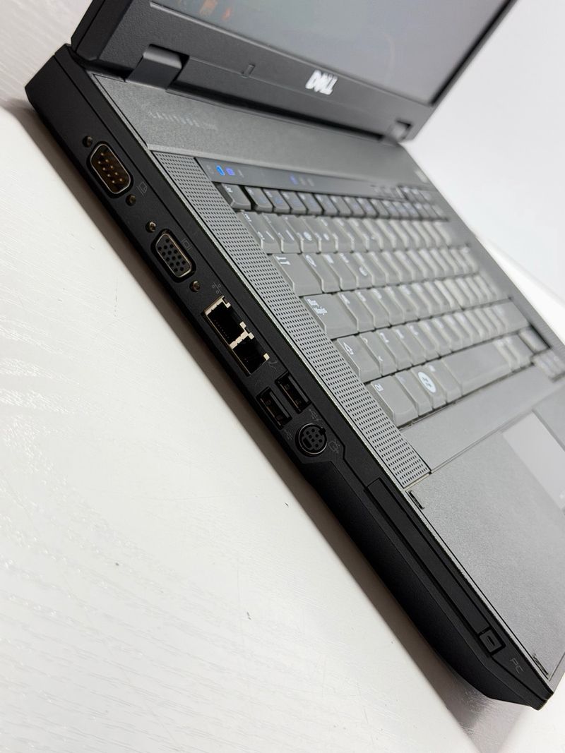 Dell Latitude E5500 Core 2 Duo / 4Gb / 500Gb afbeelding 4