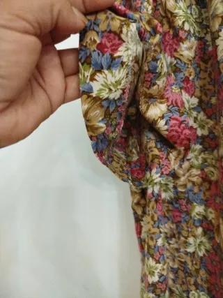 Blusa fresca floral de sastrería