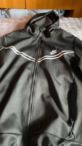 Sudadera Nike con cremallera