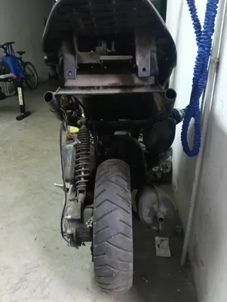 Scooter Aprilia amico – para restauración