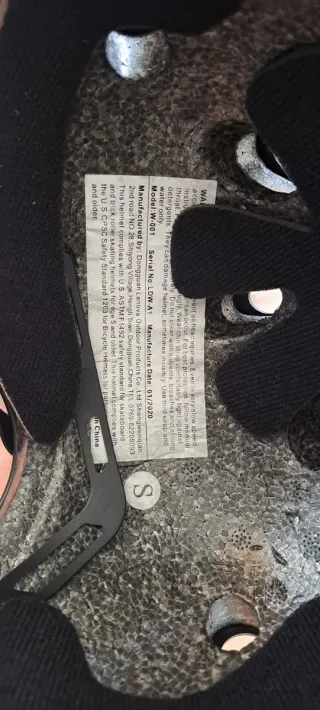 Casco skate talla S negro. Sin apenas uso.