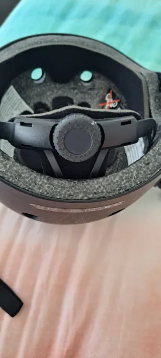 Casco skate talla S negro. Sin apenas uso.