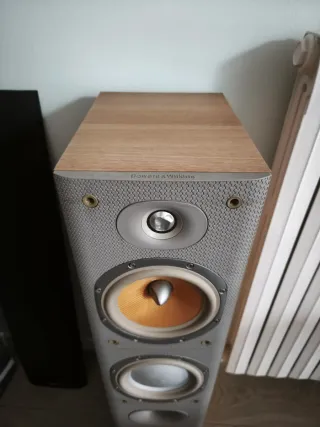 Altavoces de pie Bowers Wilkins DM603 S3