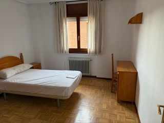 Se alquila piso en Cuenca Capital