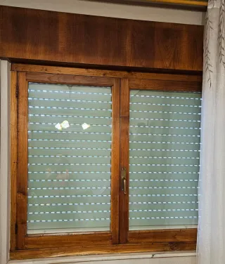 8 ventanas de castaño varias medidas.