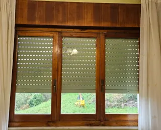 8 ventanas de castaño varias medidas.