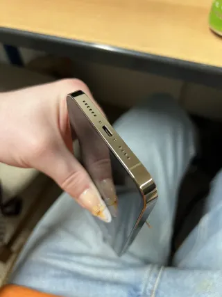 iPhone 14 Pro Max Dorado