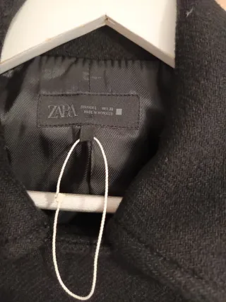 Abrigo Zara botones dorados talla L