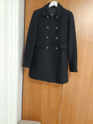 Abrigo Zara botones dorados talla L
