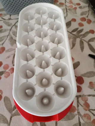 Cubiteras y Recipiente de Plástico