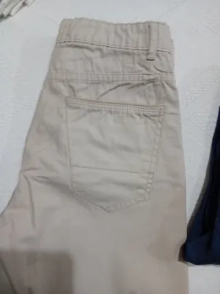 Pantalones niño en dos colores básicos